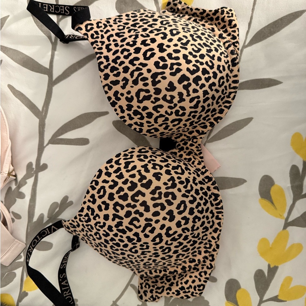5 Victoria’s Secret Bras - Assorted Styles - Picture 4 of 11